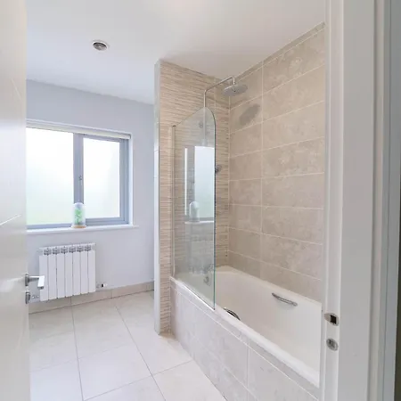 3 Bedroom Duplex By Travel Lets Short Term Agency * Donegal Town