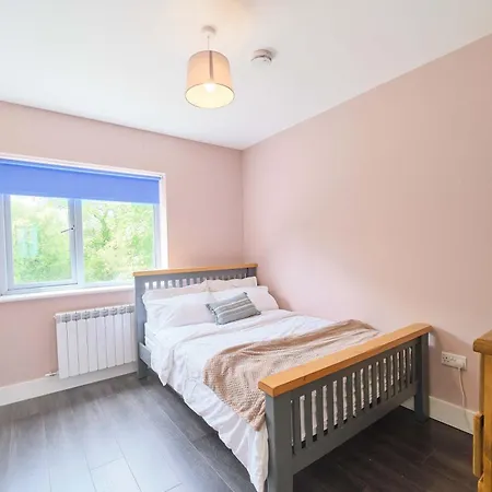 3 Bedroom Duplex By Travel Lets Short Term Agency Donegal Town