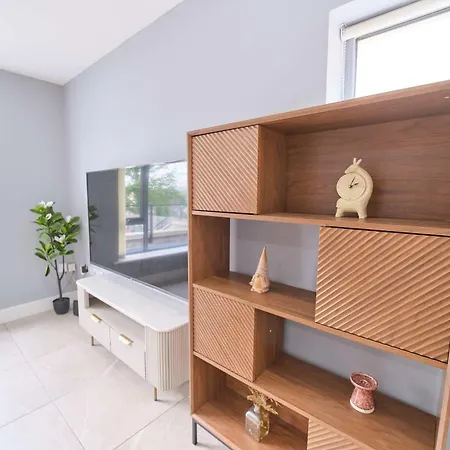 3 Bedroom Duplex By Travel Lets Short Term Agency Ferienhaus