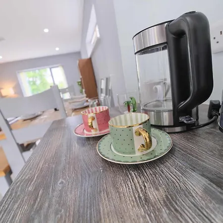 3 Bedroom Duplex By Travel Lets Short Term Agency