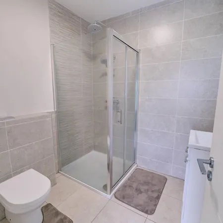 3 Bedroom Duplex By Travel Lets Short Term Agency Ferienhaus *