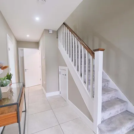 Ferienhaus 3 Bedroom Duplex By Travel Lets Short Term Agency