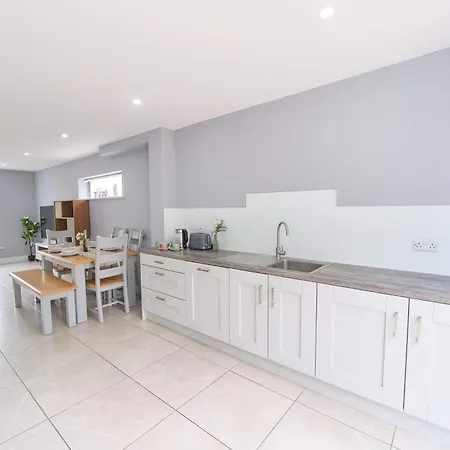 3 Bedroom Duplex By Travel Lets Short Term Agency Ferienhaus *