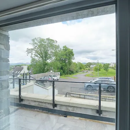 3 Bedroom Duplex By Travel Lets Short Term Agency * Donegal Town